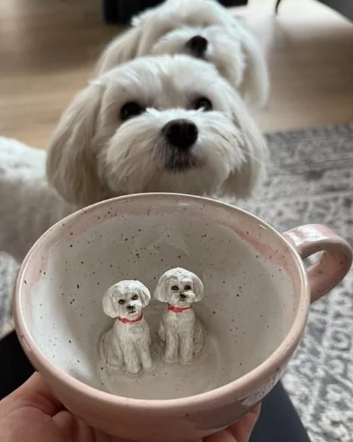 ●  Filiżanka/ kubek z pupilem w środku 